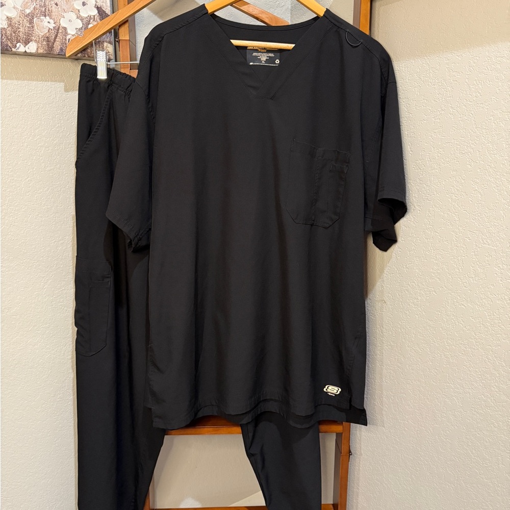 Skechers Men's XL Black Scrub Set